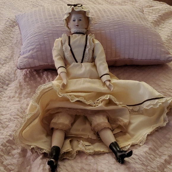 Doll - Picture 3 of 7